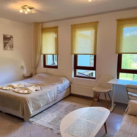Apartman Life Home2host *